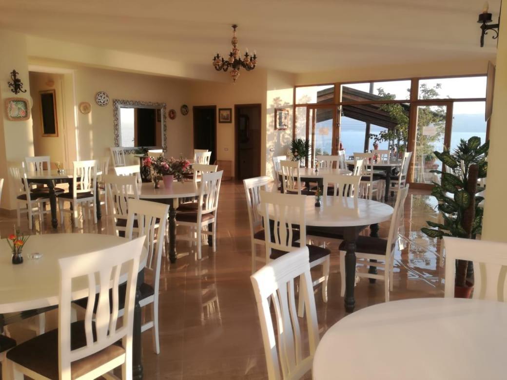 Radhimë Hotel "San Saena " מראה חיצוני תמונה