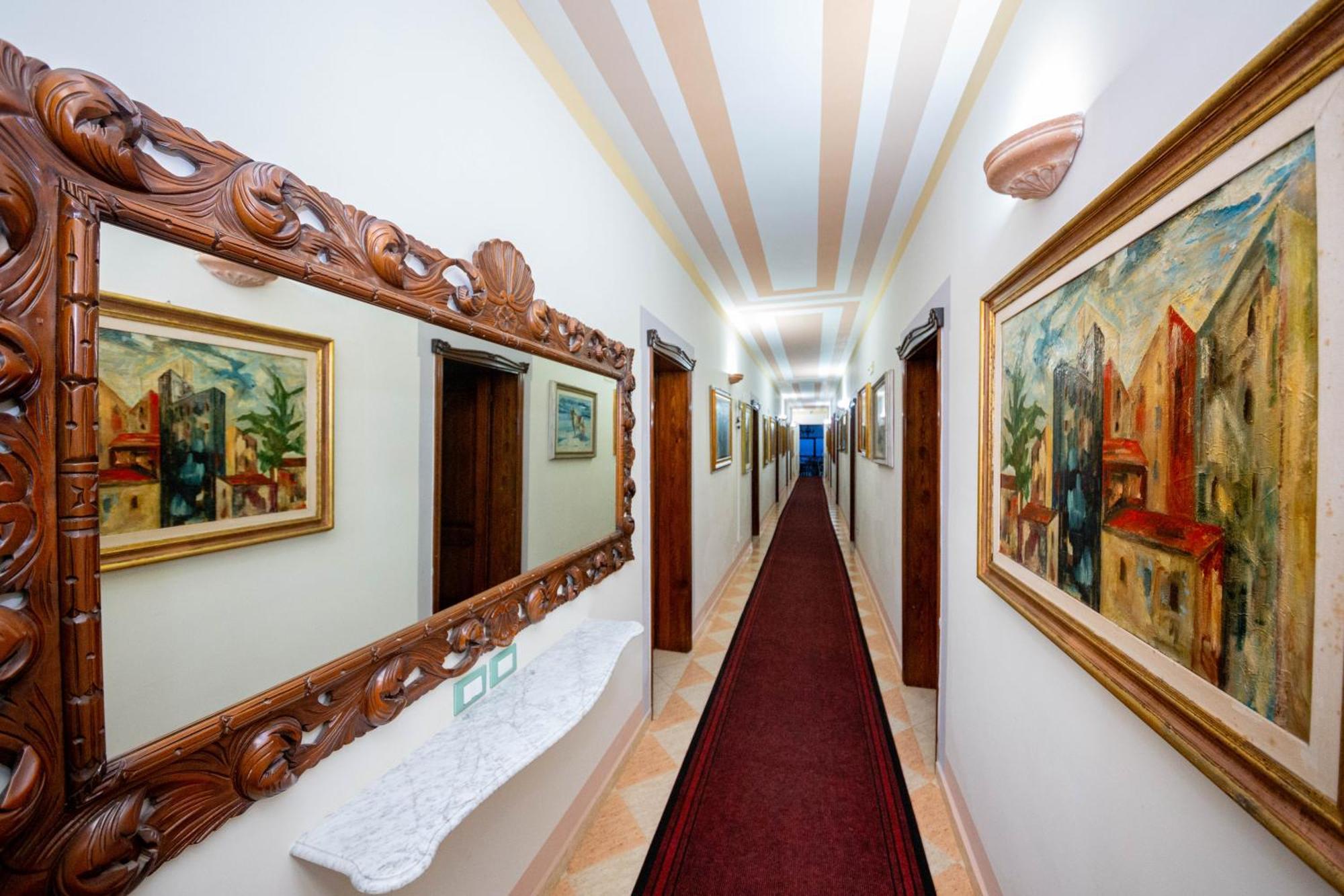Radhimë Hotel "San Saena " מראה חיצוני תמונה