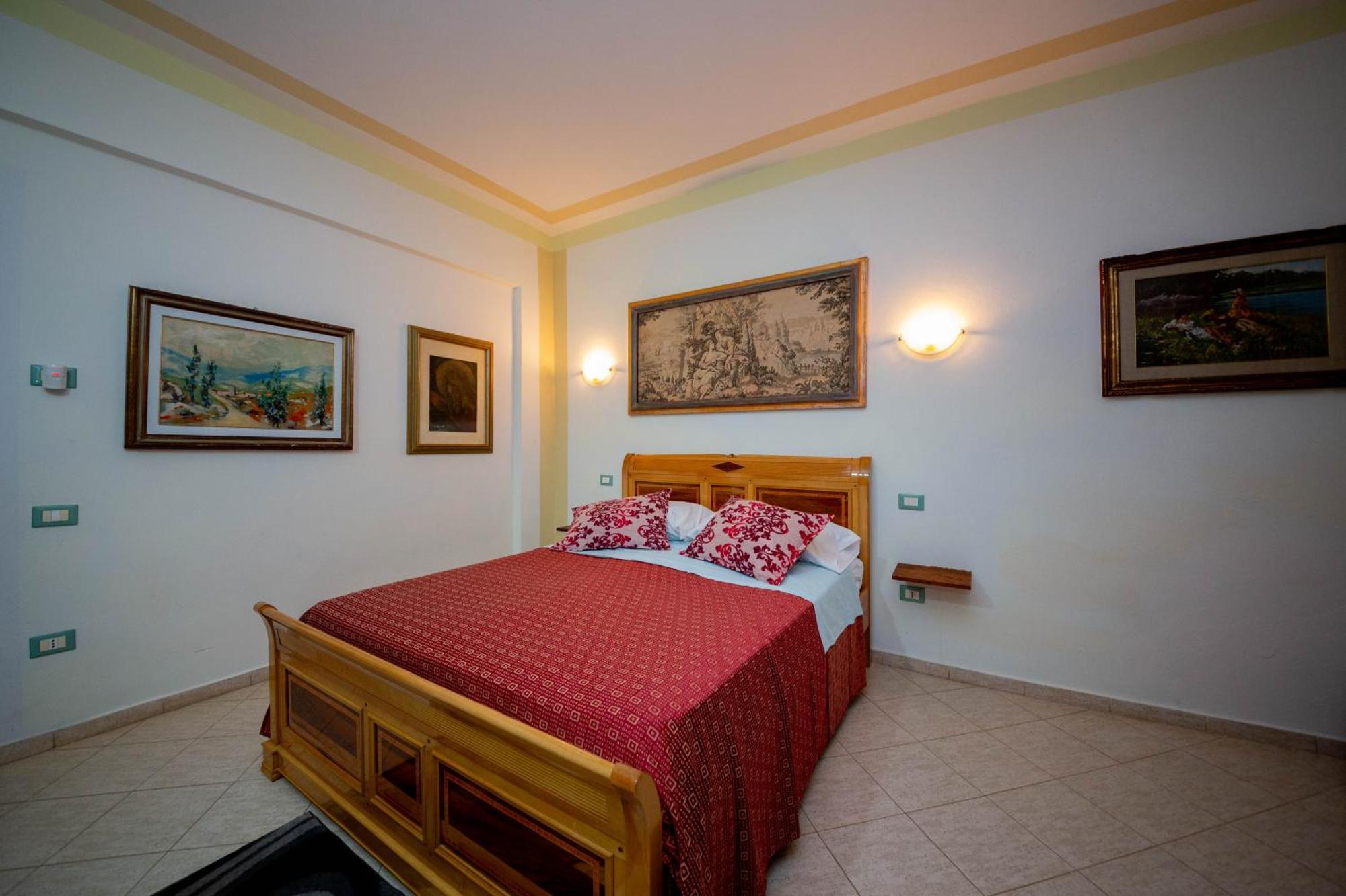 Radhimë Hotel "San Saena " מראה חיצוני תמונה