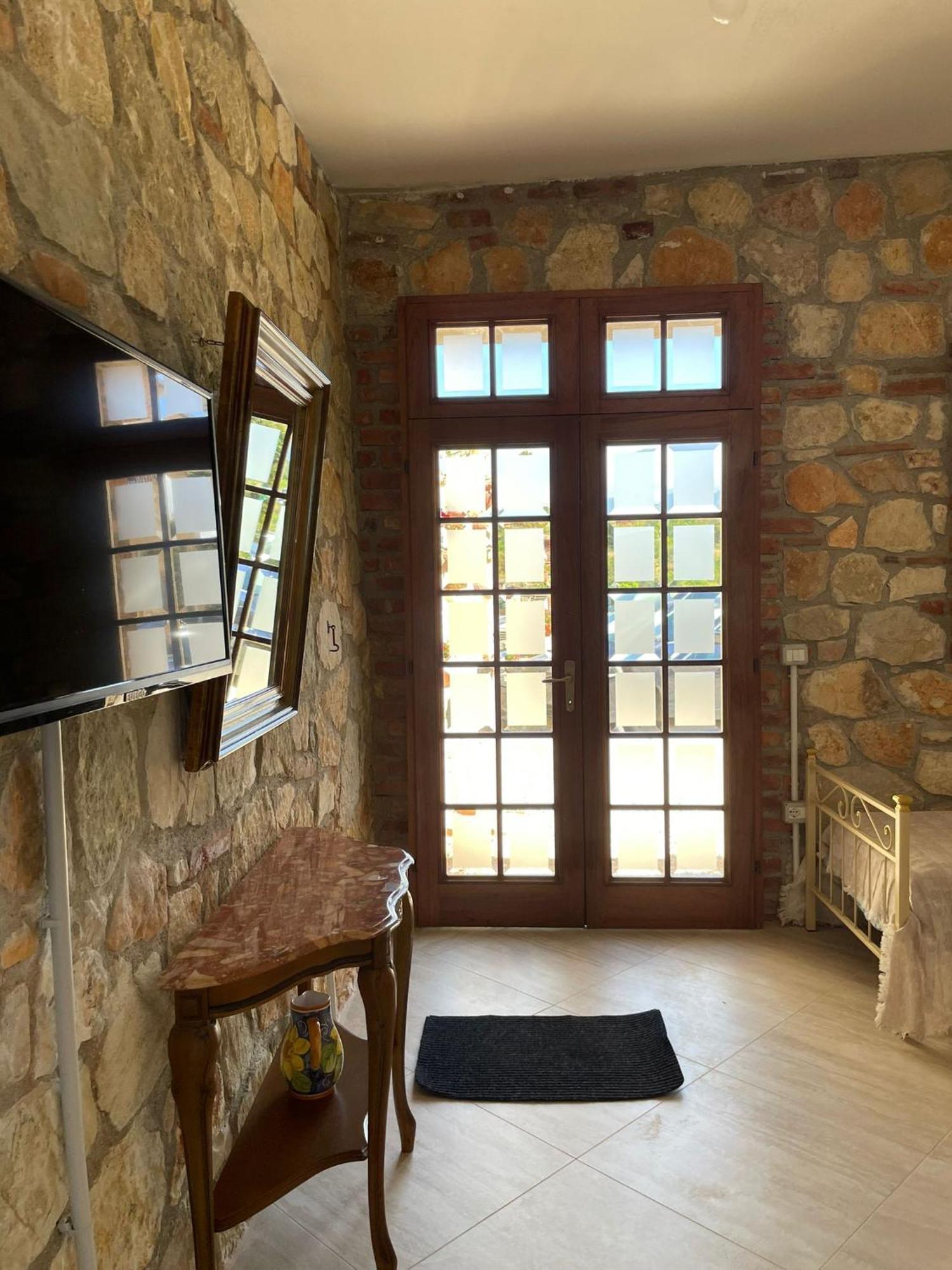 Radhimë Hotel "San Saena " מראה חיצוני תמונה
