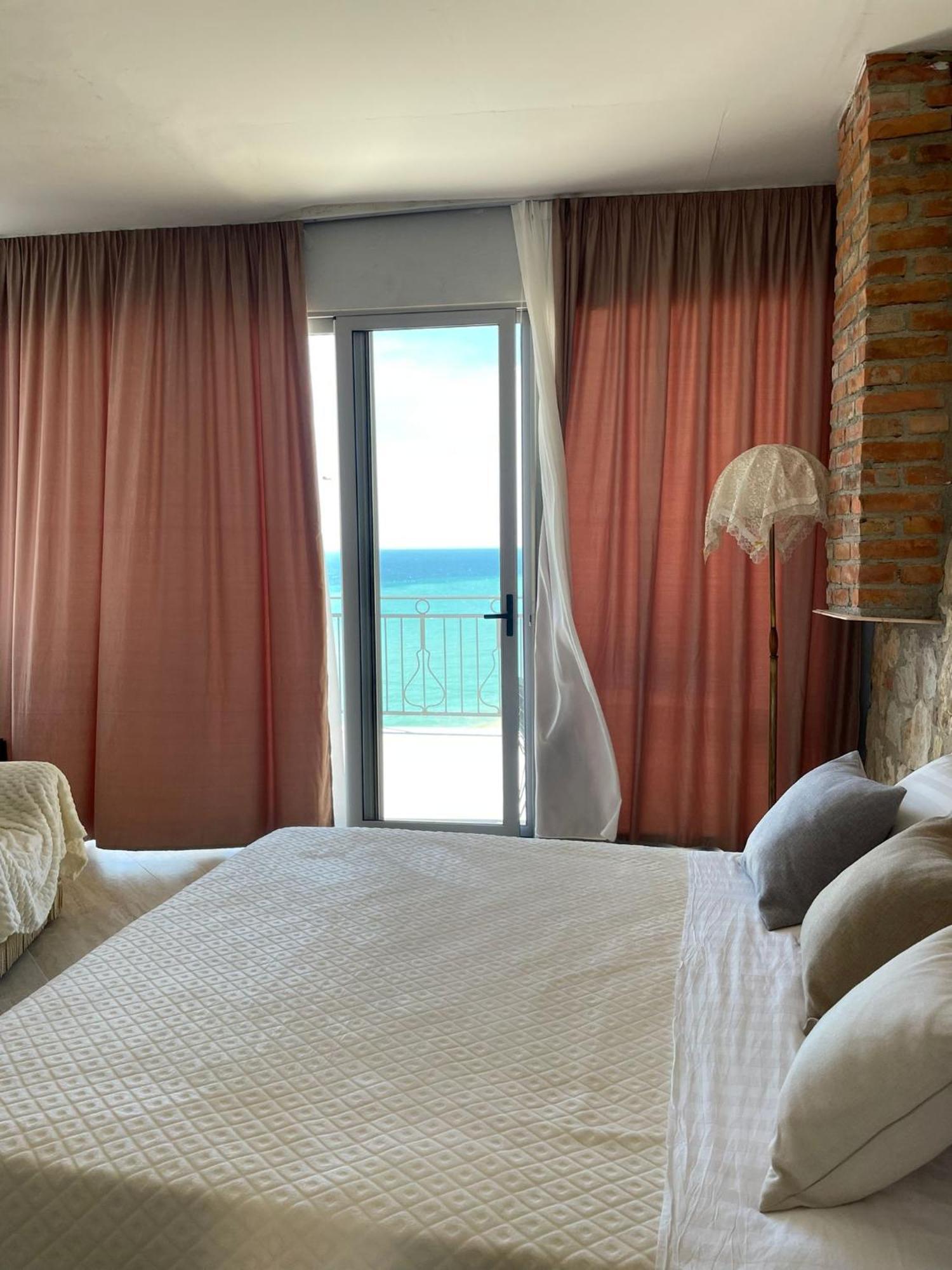 Radhimë Hotel "San Saena " מראה חיצוני תמונה