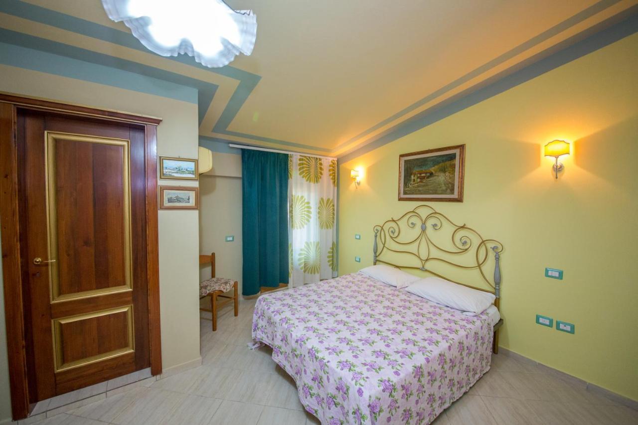 Radhimë Hotel "San Saena " מראה חיצוני תמונה