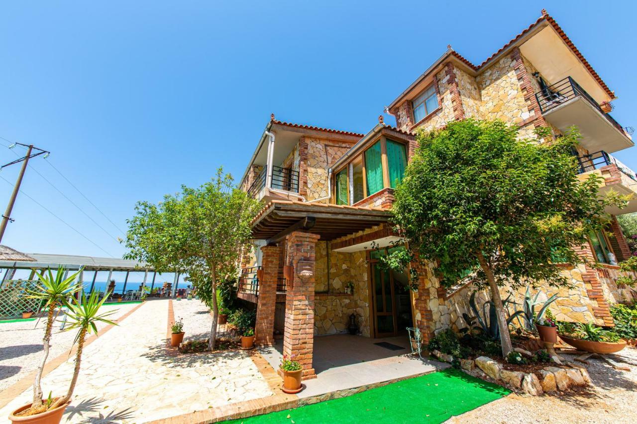 Radhimë Hotel "San Saena " מראה חיצוני תמונה