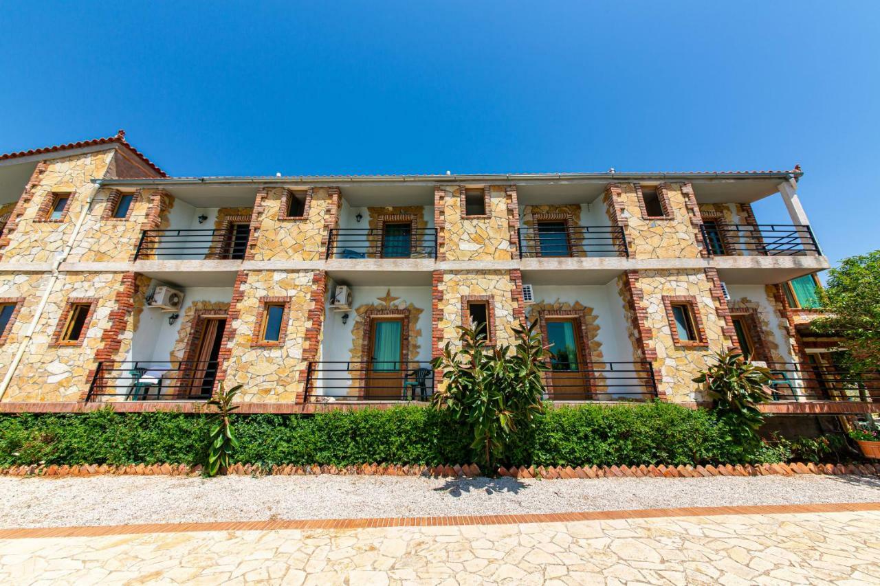 Radhimë Hotel "San Saena " מראה חיצוני תמונה