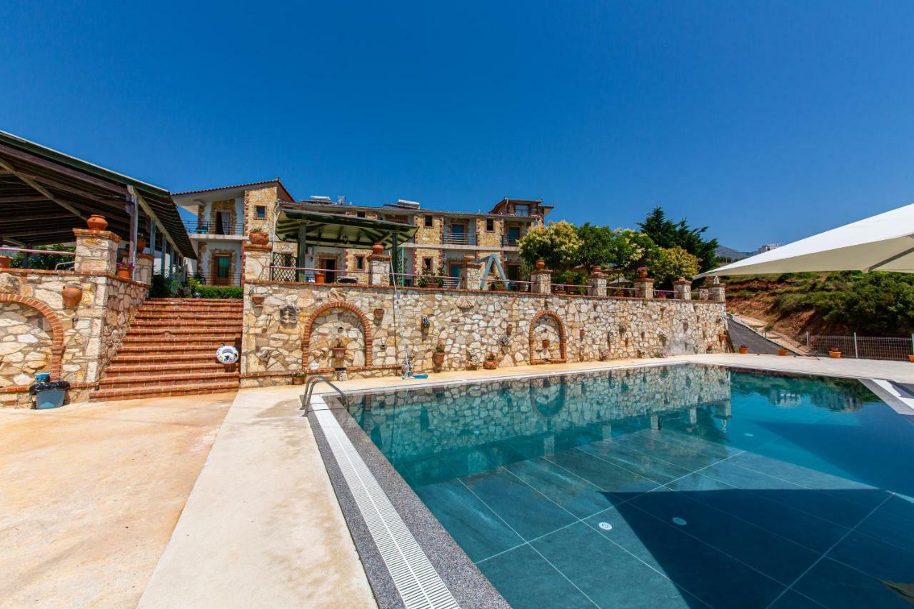 Radhimë Hotel "San Saena " מראה חיצוני תמונה